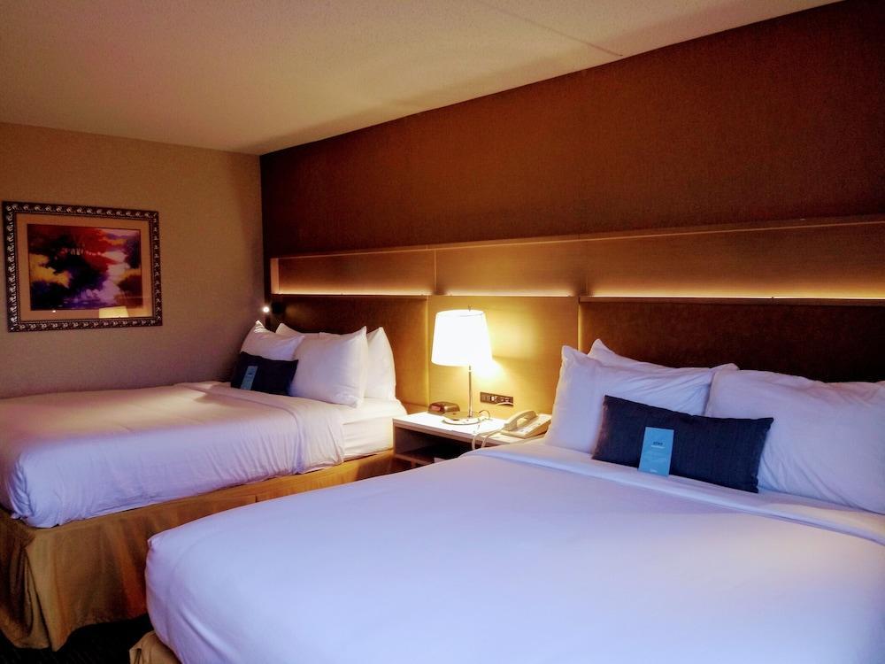 Wyndham Garden Conference Center Champaign - Urbana Hotel Eksteriør billede