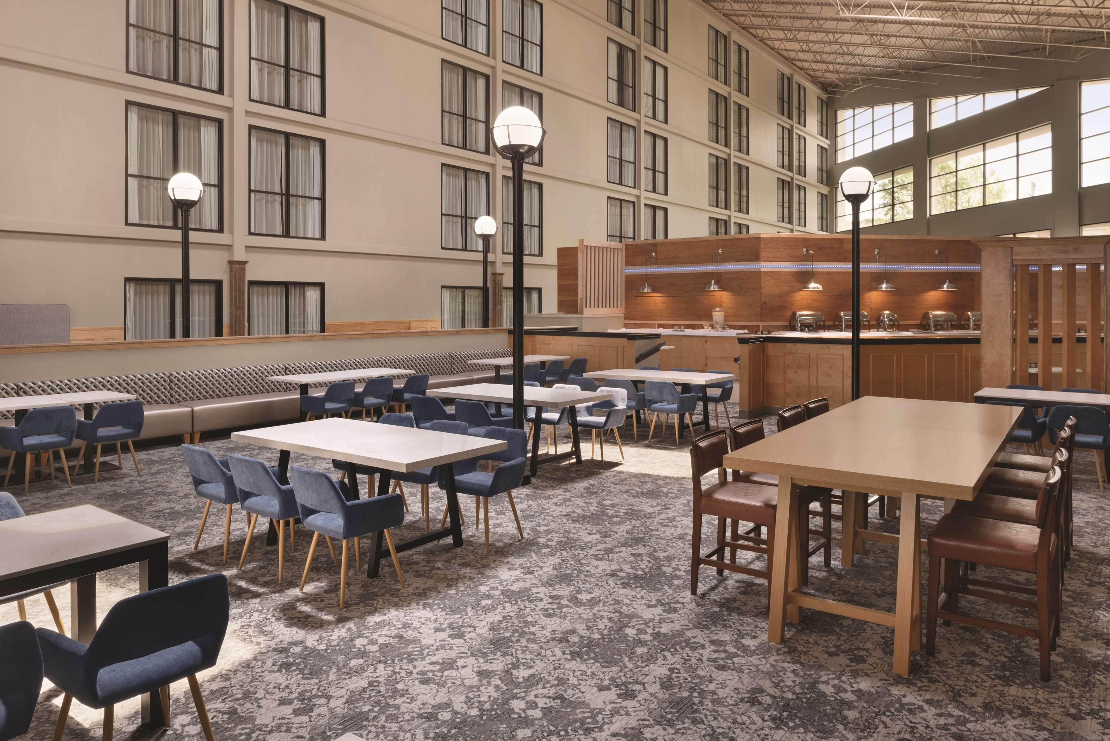 Wyndham Garden Conference Center Champaign - Urbana Hotel Eksteriør billede