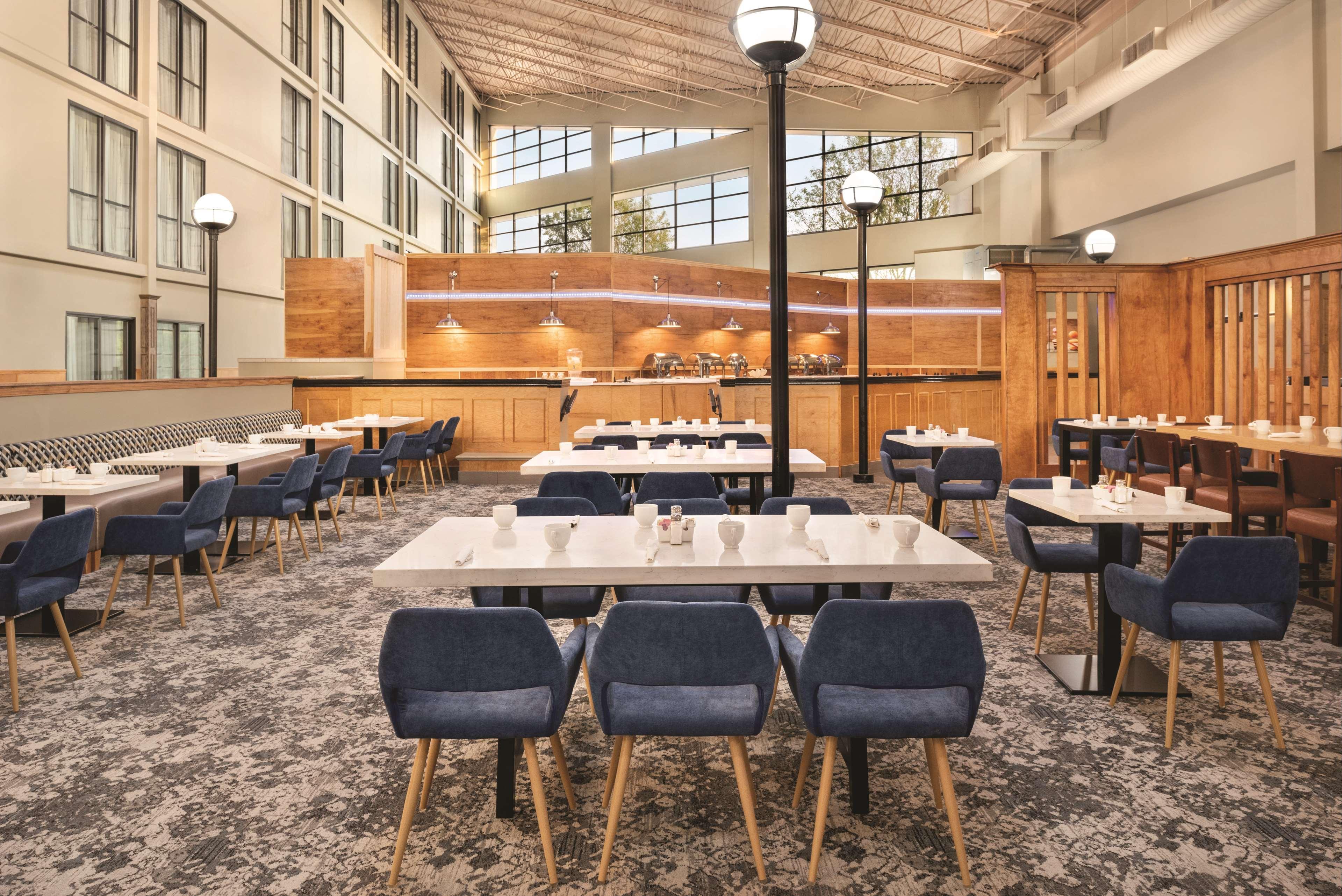 Wyndham Garden Conference Center Champaign - Urbana Hotel Eksteriør billede