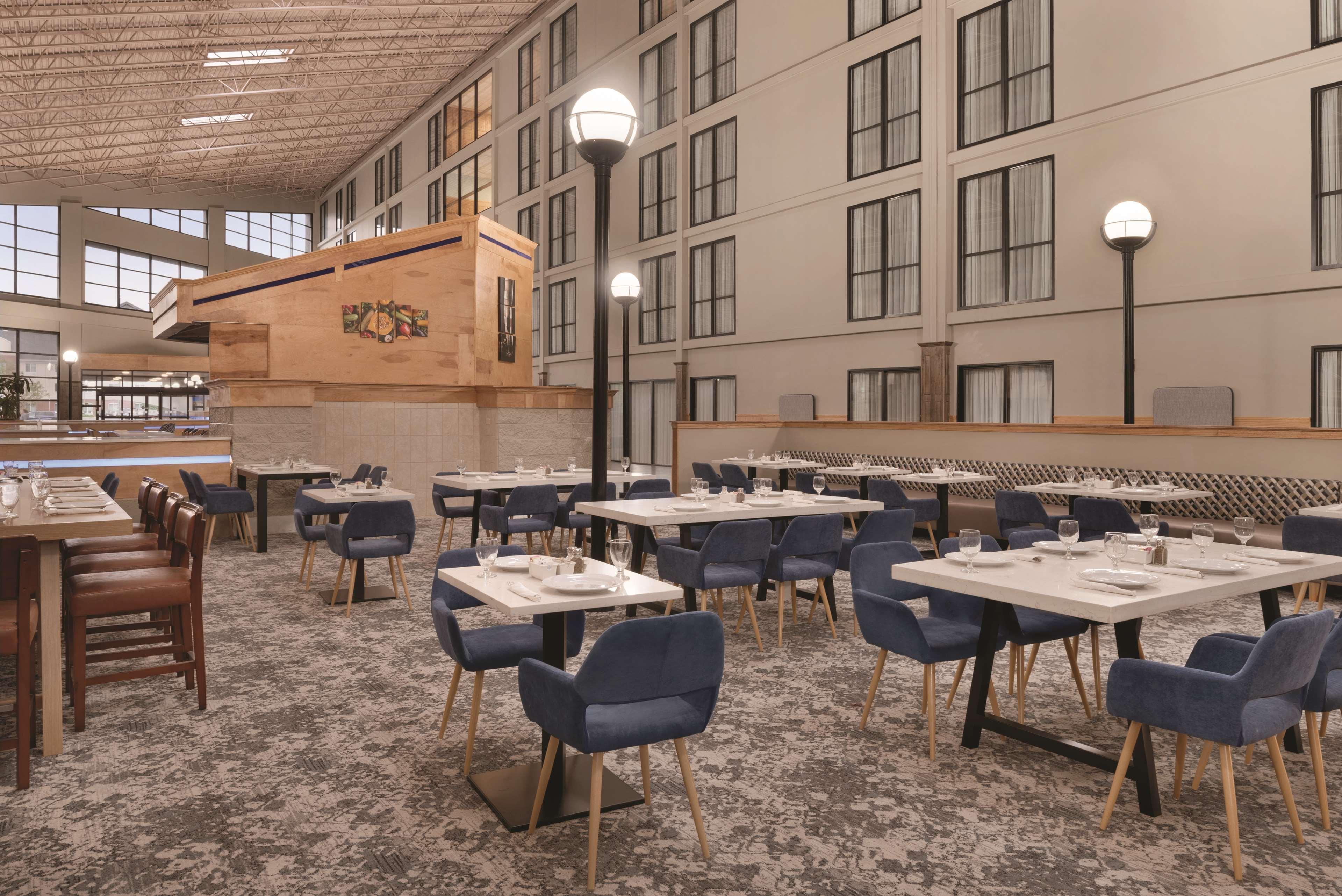 Wyndham Garden Conference Center Champaign - Urbana Hotel Eksteriør billede