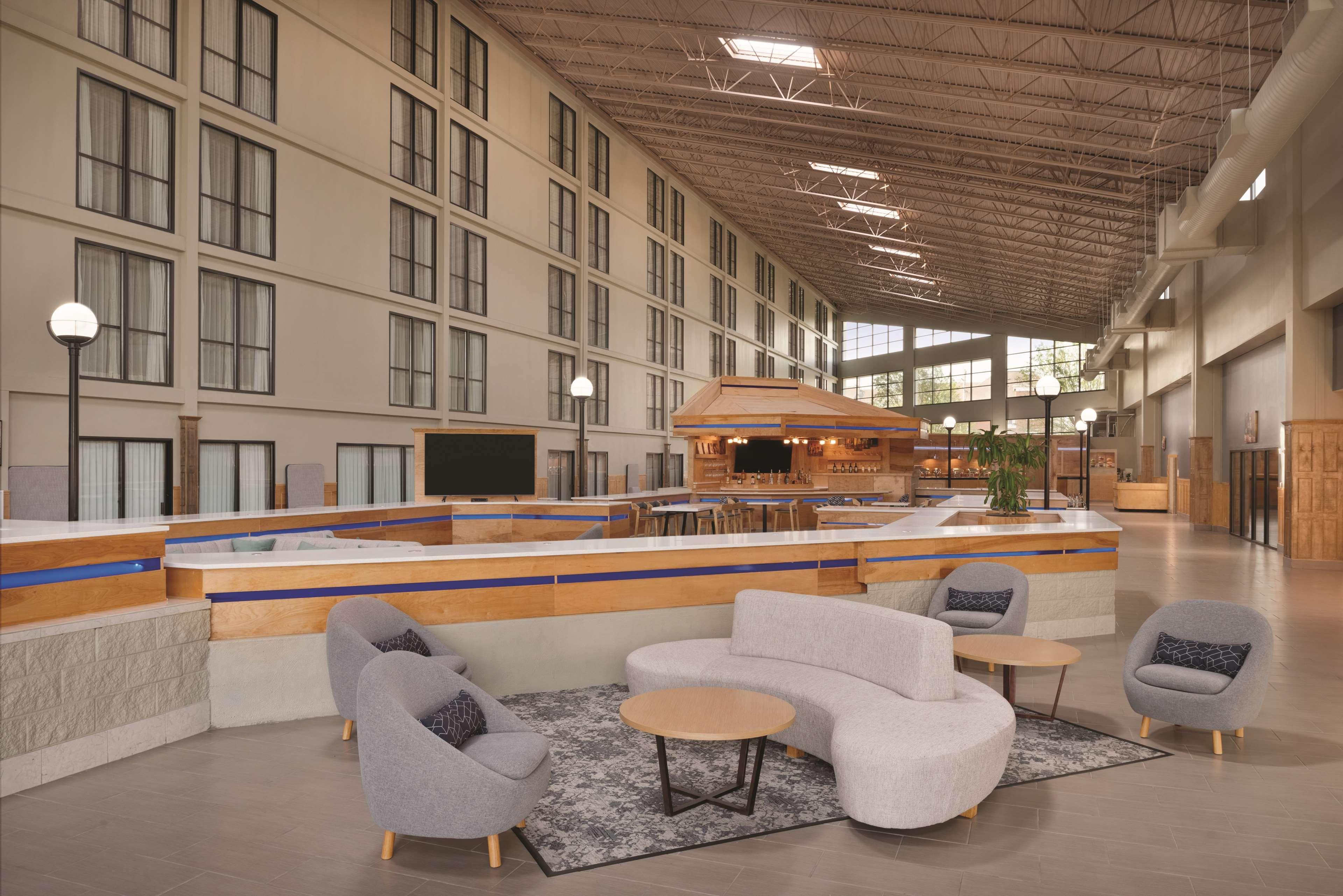 Wyndham Garden Conference Center Champaign - Urbana Hotel Eksteriør billede
