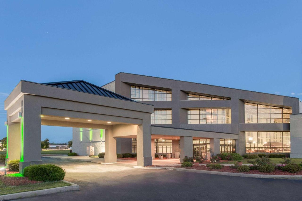 Wyndham Garden Conference Center Champaign - Urbana Hotel Eksteriør billede