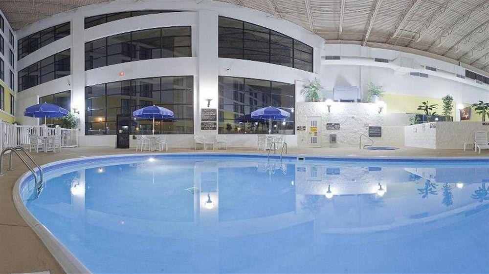 Wyndham Garden Conference Center Champaign - Urbana Hotel Eksteriør billede