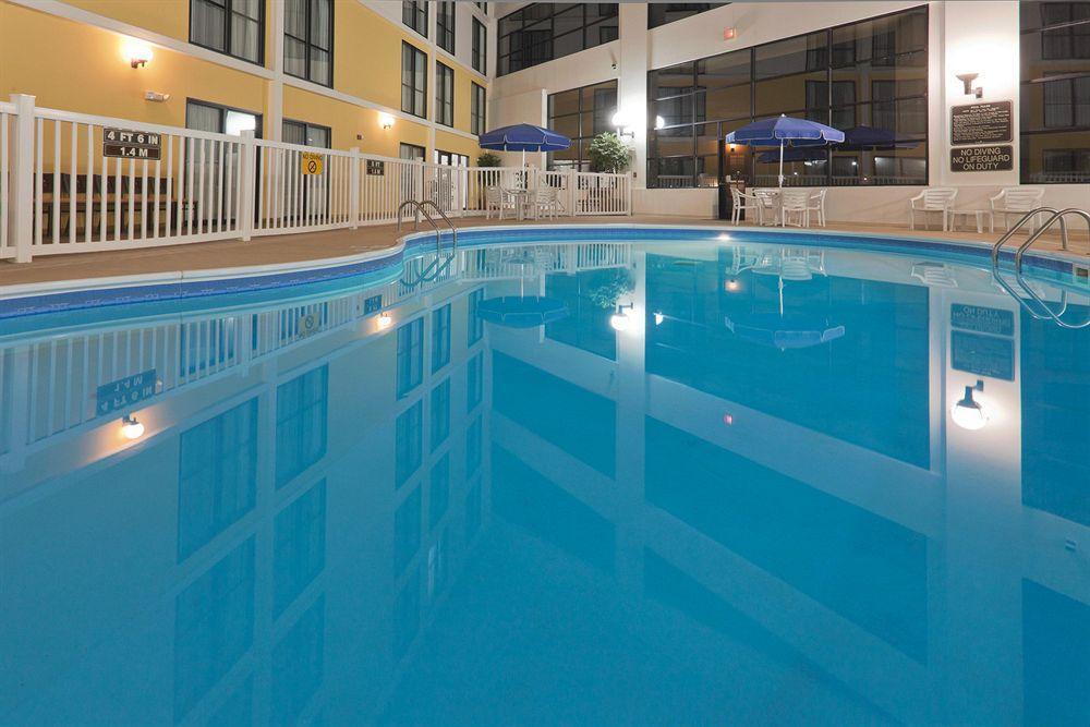 Wyndham Garden Conference Center Champaign - Urbana Hotel Eksteriør billede